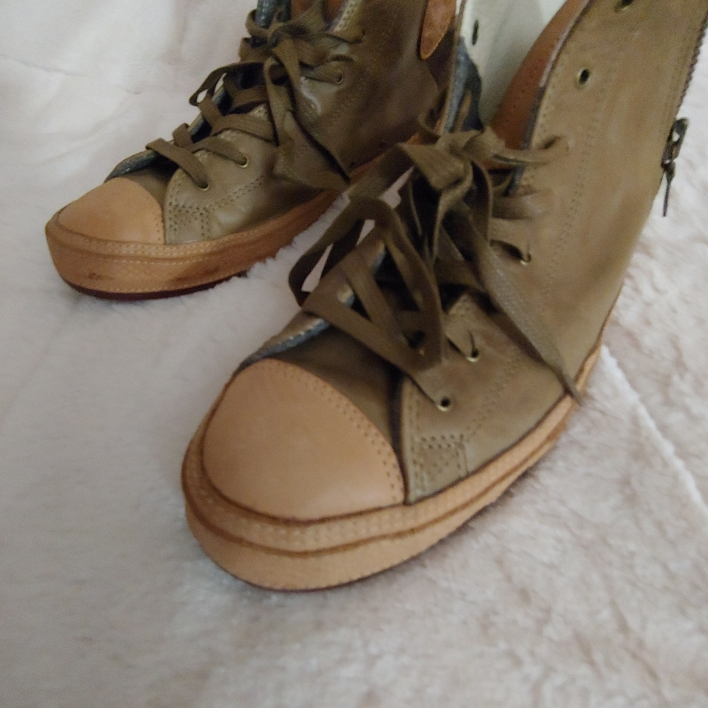 Men's Converse leather sneakers. Size 9.5 - Picture 9 of 16